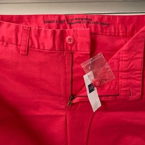 NWT 9 inch city Bermuda shorts